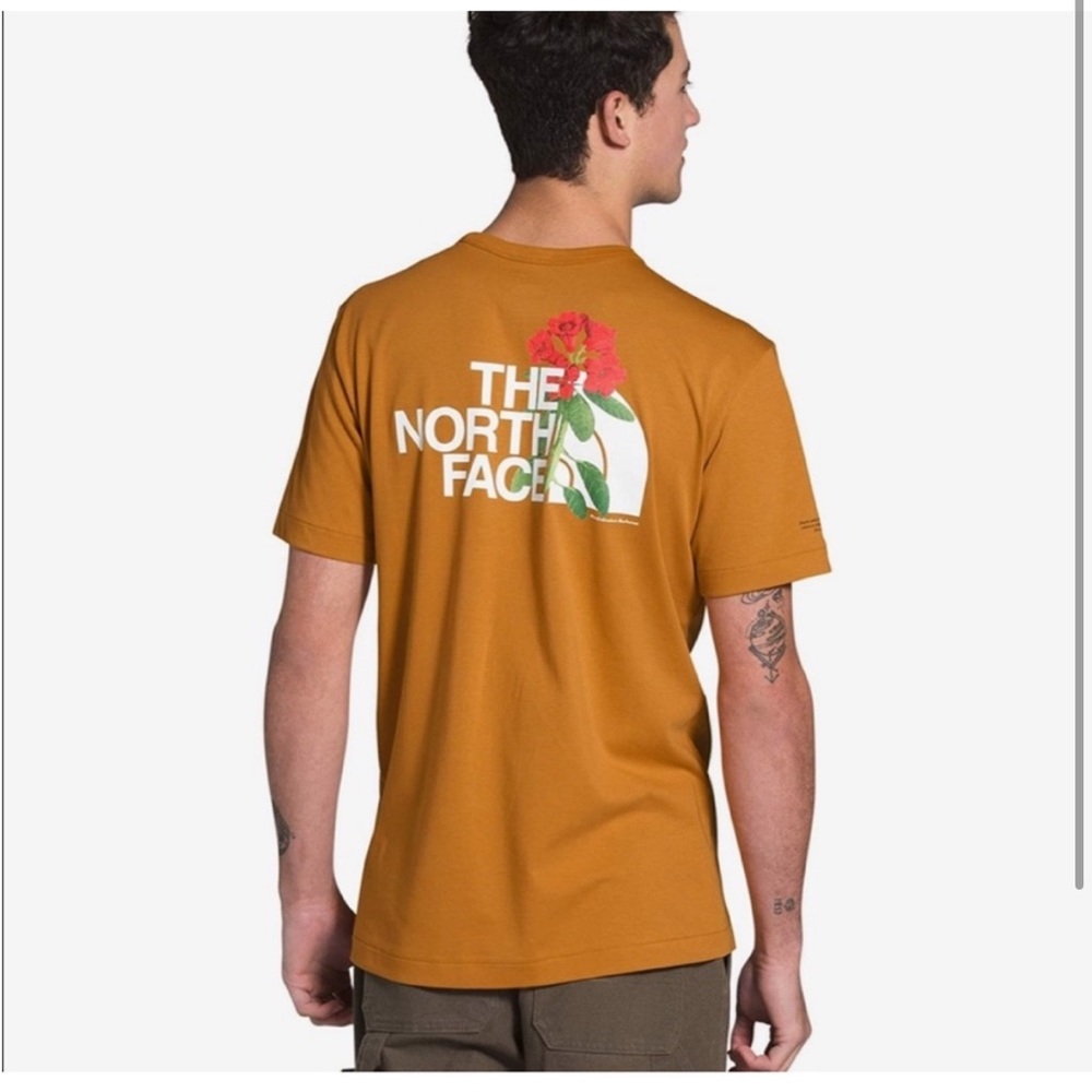 The North Face Rose T-shirt - Limited Edition
Size small in Men
Orange